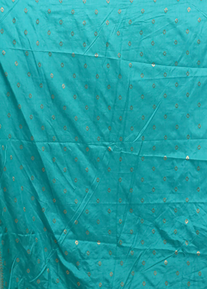 White Dupion Silk Saree With Blouse Piece - Image 5