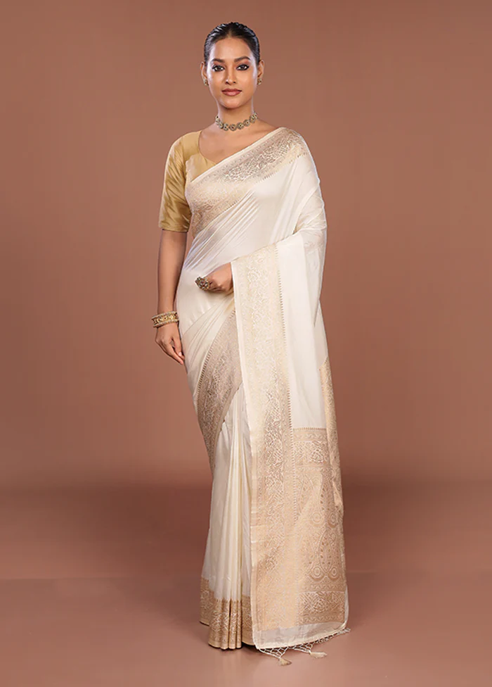 White Dupion Silk Saree With Blouse Piece - Image 2