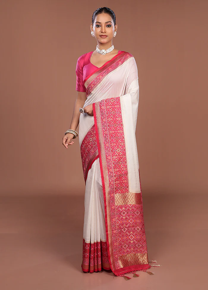 White Dupion Silk Saree With Blouse Piece - Image 2