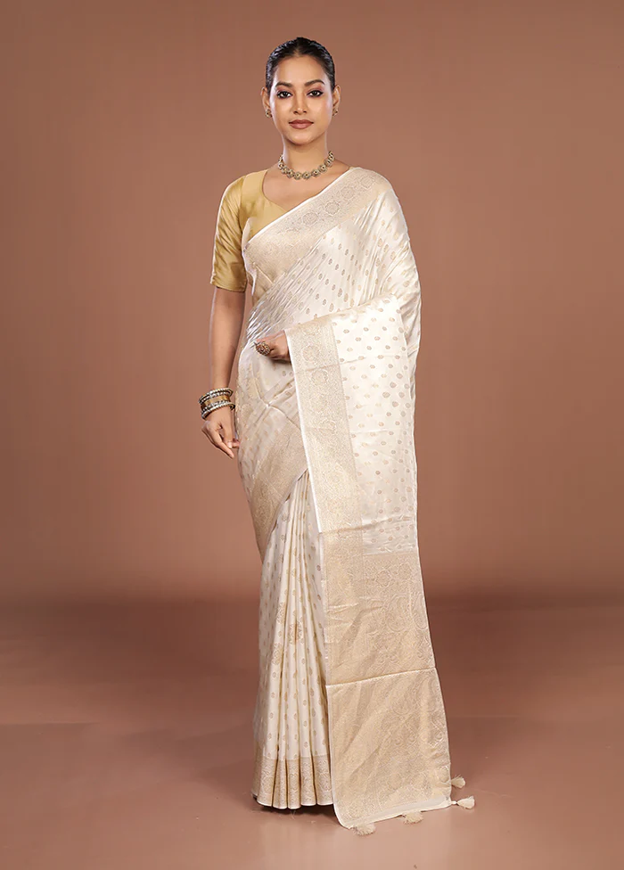 White Dupion Silk Saree With Blouse Piece - Image 2