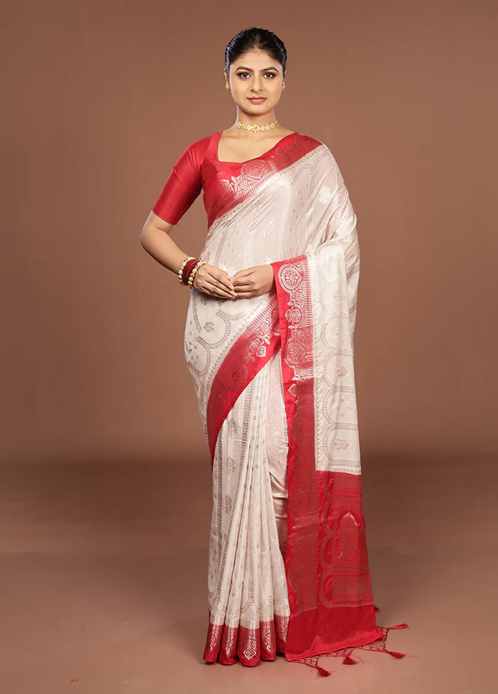 White Dupion Silk Saree With Blouse Piece - Image 2