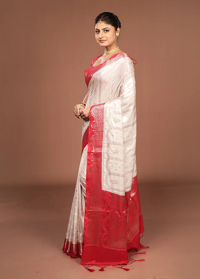 White Dupion Silk Saree With Blouse Piece - Image 4