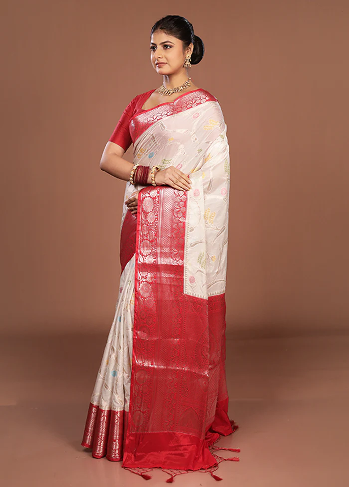 White Dupion Silk Saree With Blouse Piece - Image 4