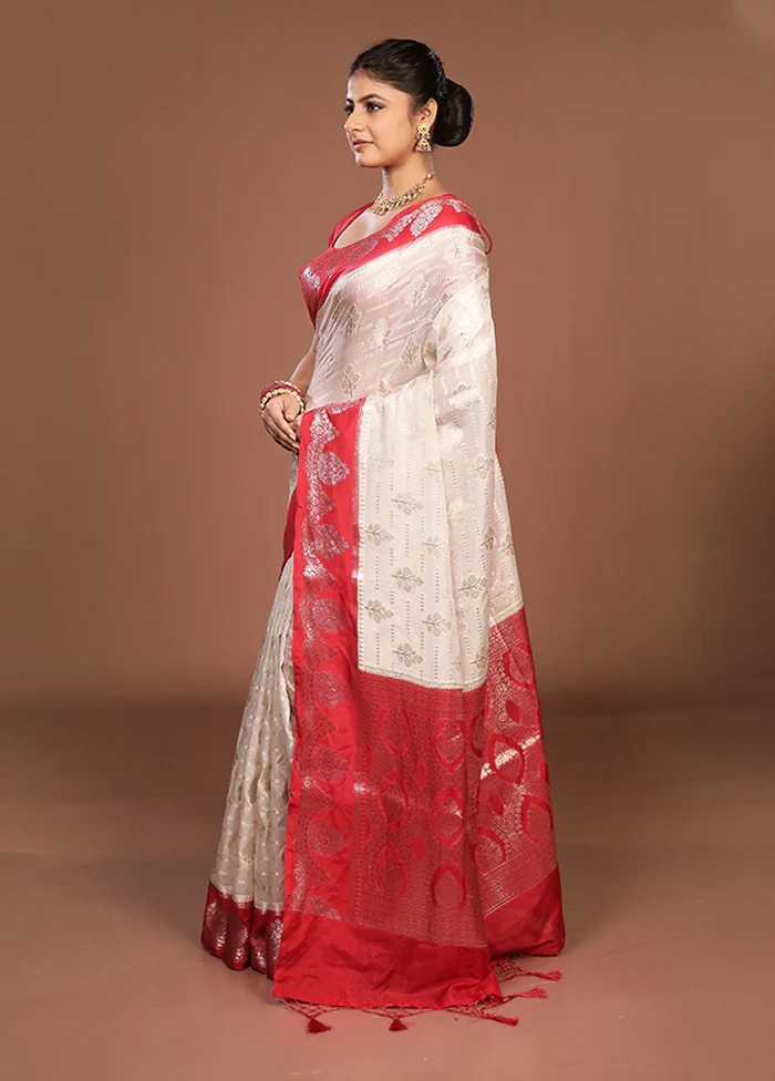 White Dupion Silk Saree With Blouse Piece - Image 4