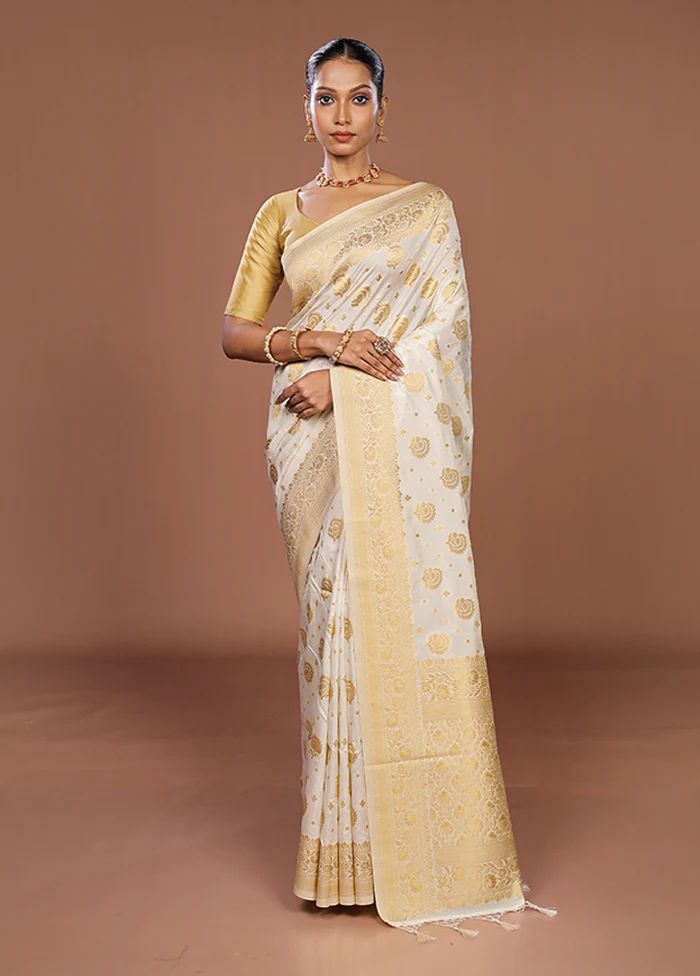 White Dupion Silk Saree With Blouse Piece - Image 2