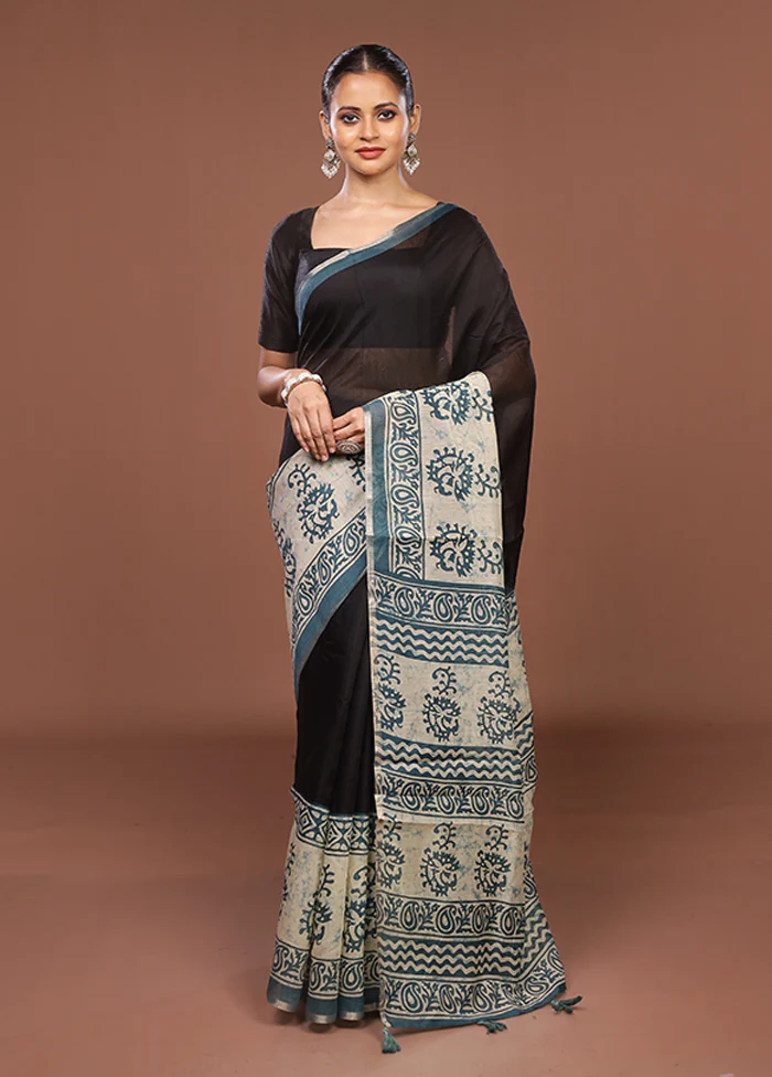 White Dupion Silk Saree With Blouse Piece - Image 2