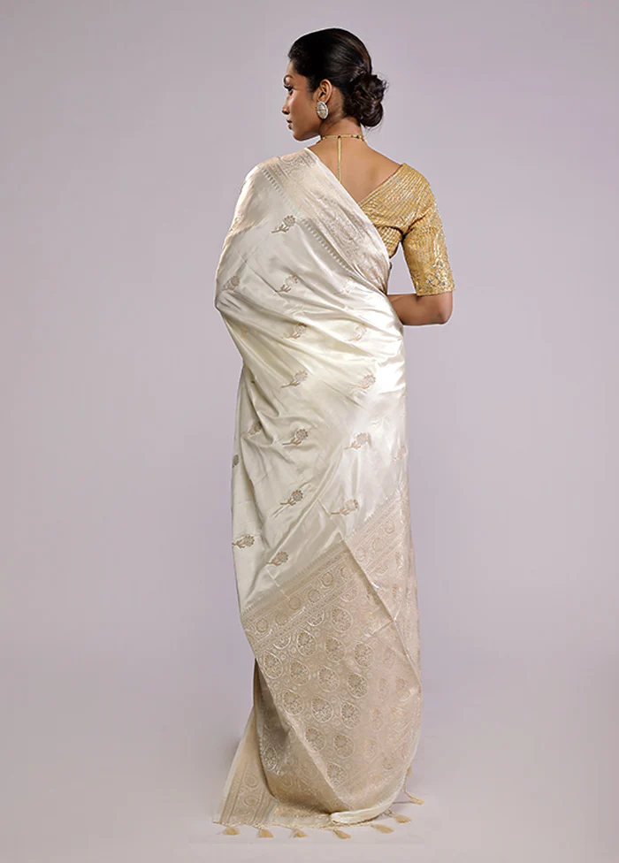 White Dupion Silk Saree With Blouse Piece - Image 3