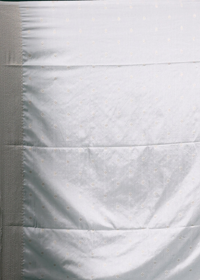 White Dupion Silk Saree With Blouse Piece - Image 5
