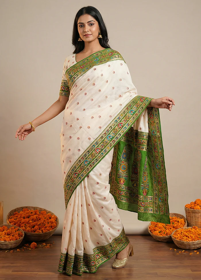 White Dupion Silk Saree With Blouse Piece - Image 5