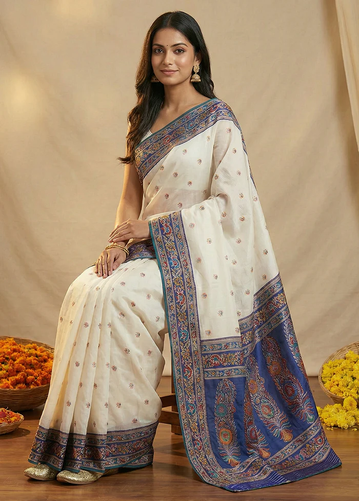 White Dupion Silk Saree With Blouse Piece - Image 3