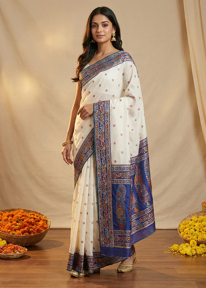 White Dupion Silk Saree With Blouse Piece - Image 5