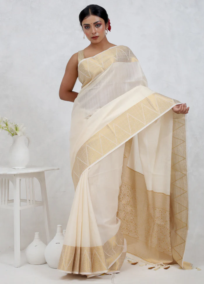 White Dupion Silk Saree With Blouse Piece - Image 2