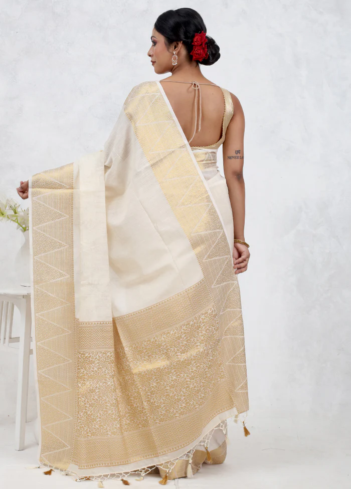 White Dupion Silk Saree With Blouse Piece - Image 3