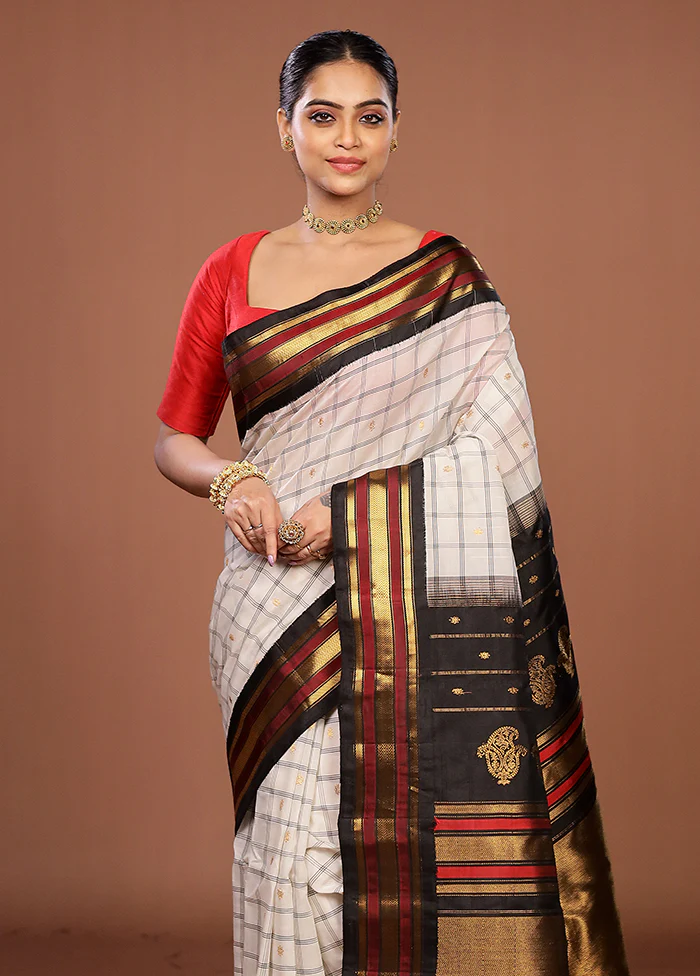 White Gadwal Pure Silk Saree Without Blouse Piece
