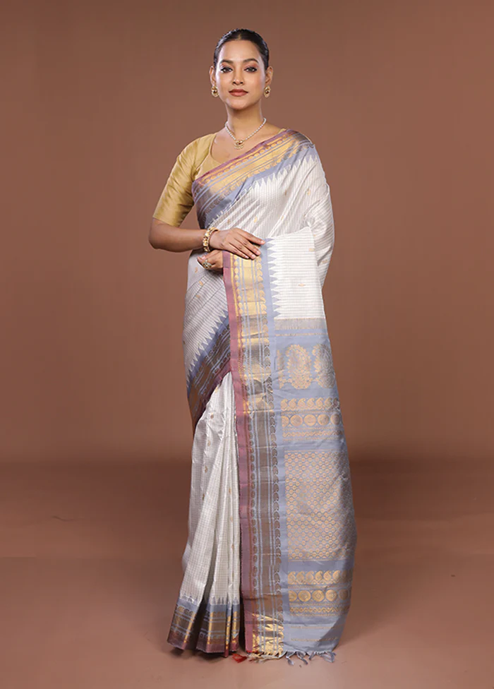 White Gadwal Pure Silk Saree Without Blouse Piece - Image 2