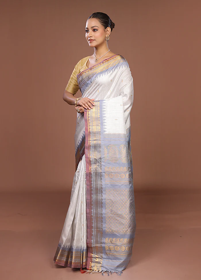 White Gadwal Pure Silk Saree Without Blouse Piece - Image 4