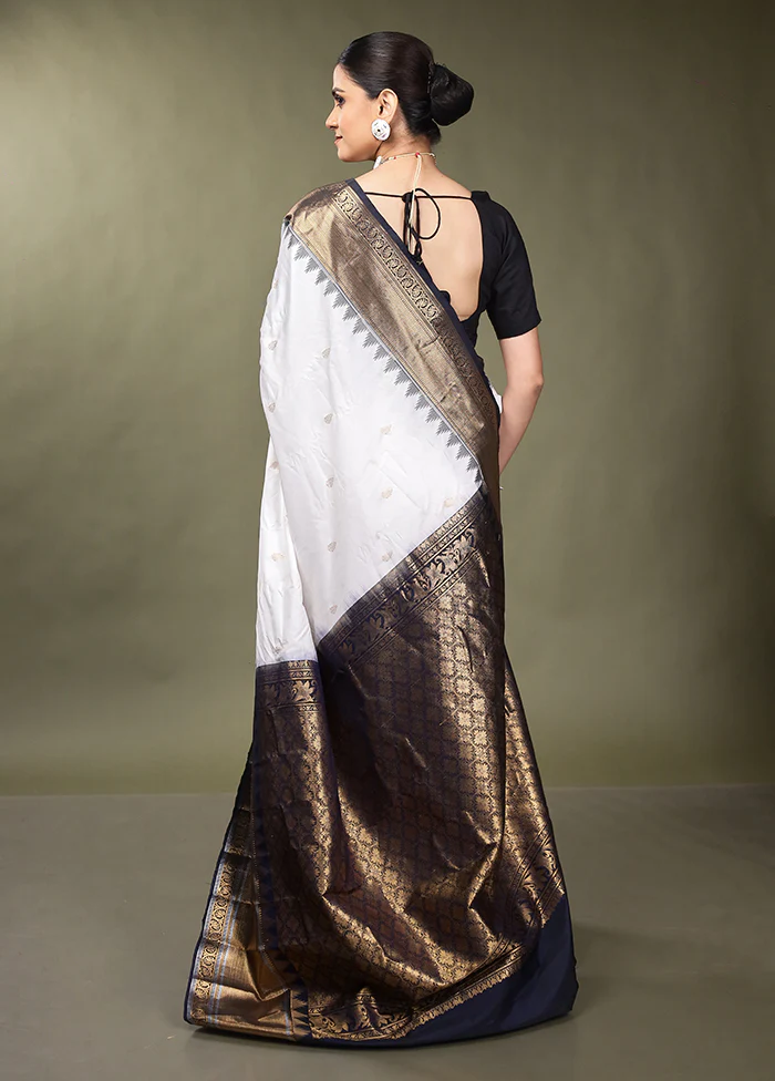 White Gadwal Silk Saree Without Blouse Piece - Image 3
