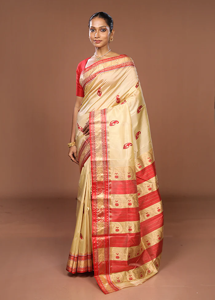White Garad Pure Silk Saree Without Blouse Piece - Image 4