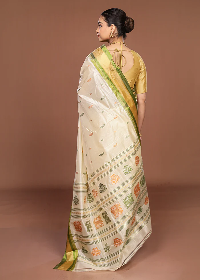 White Garad Silk Saree Without Blouse Piece - Image 3