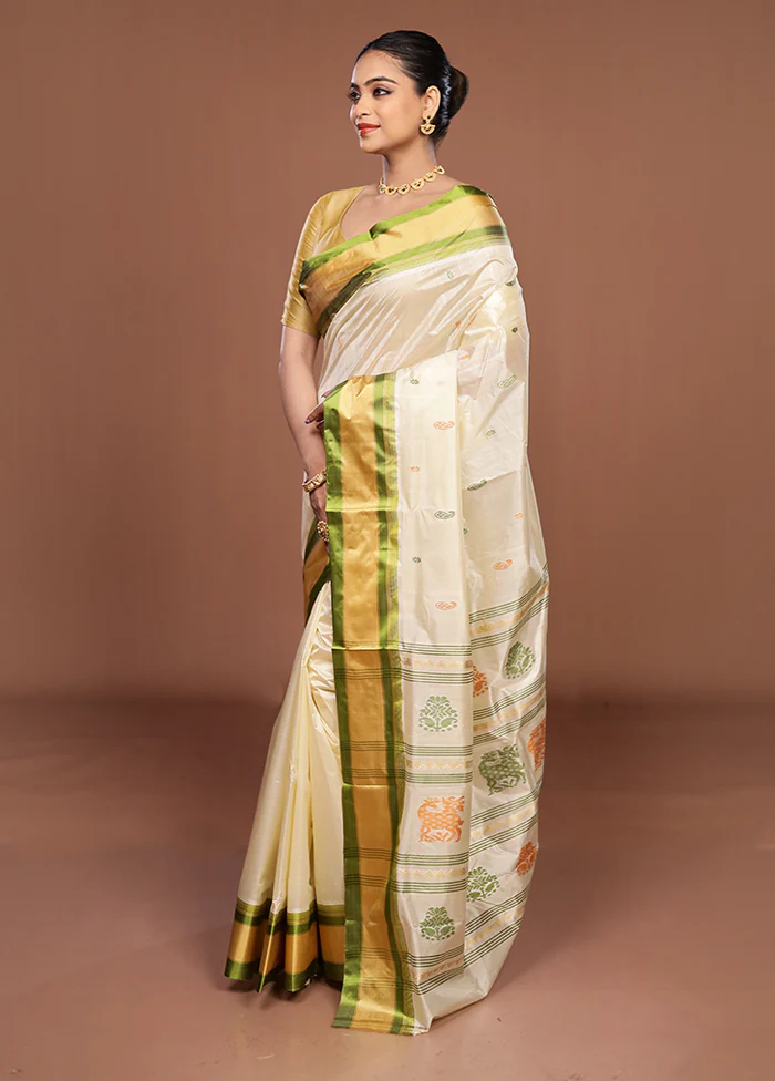 White Garad Silk Saree Without Blouse Piece - Image 4
