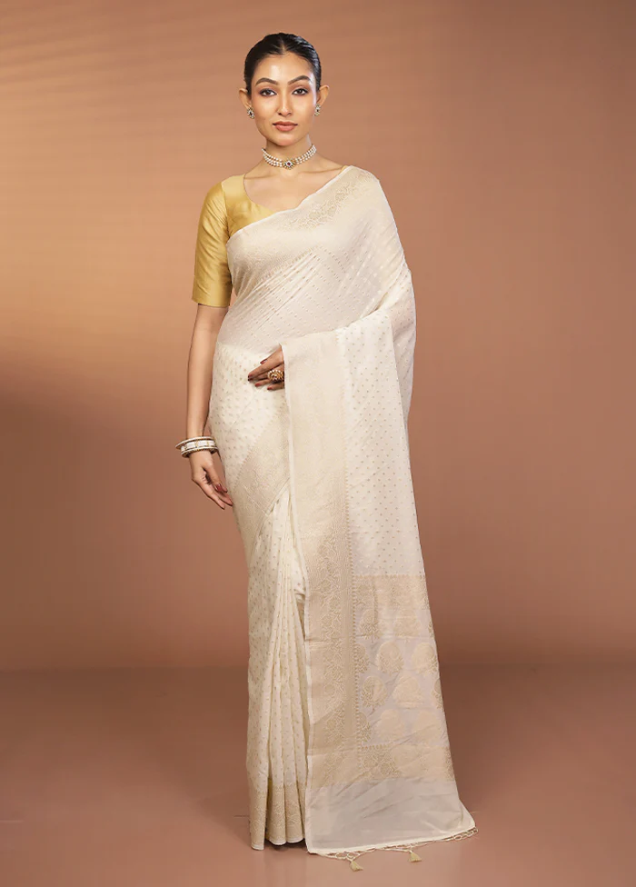 White Georgette Saree With Blouse Piece - Image 2