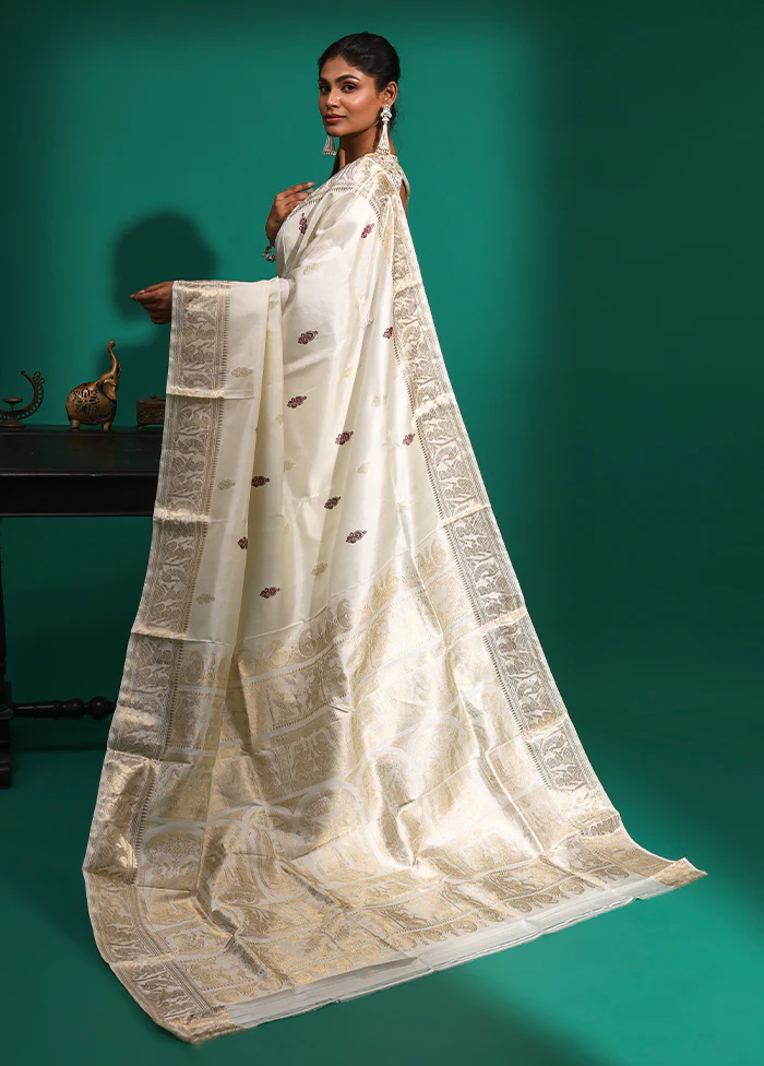 White Handloom Baluchari Pure Silk Saree With Blouse Piece - Image 3