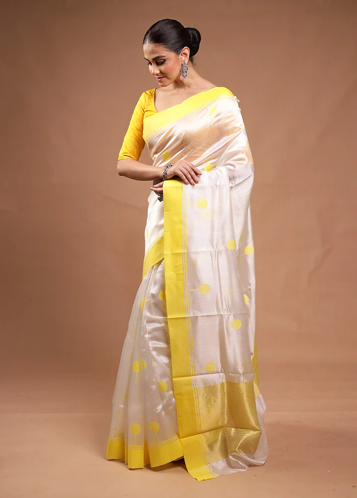 White Handloom Chanderi Pure Cotton Saree With Blouse Piece - Image 4