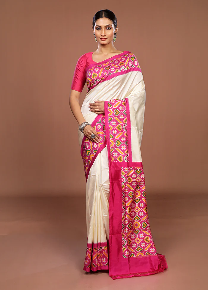 White Handloom Ikkat Pure Silk Saree With Blouse Piece - Image 2