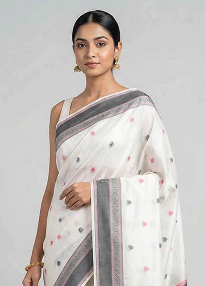 White Handloom Kanchipuram Pure Silk Saree With Blouse Piece - Image 2