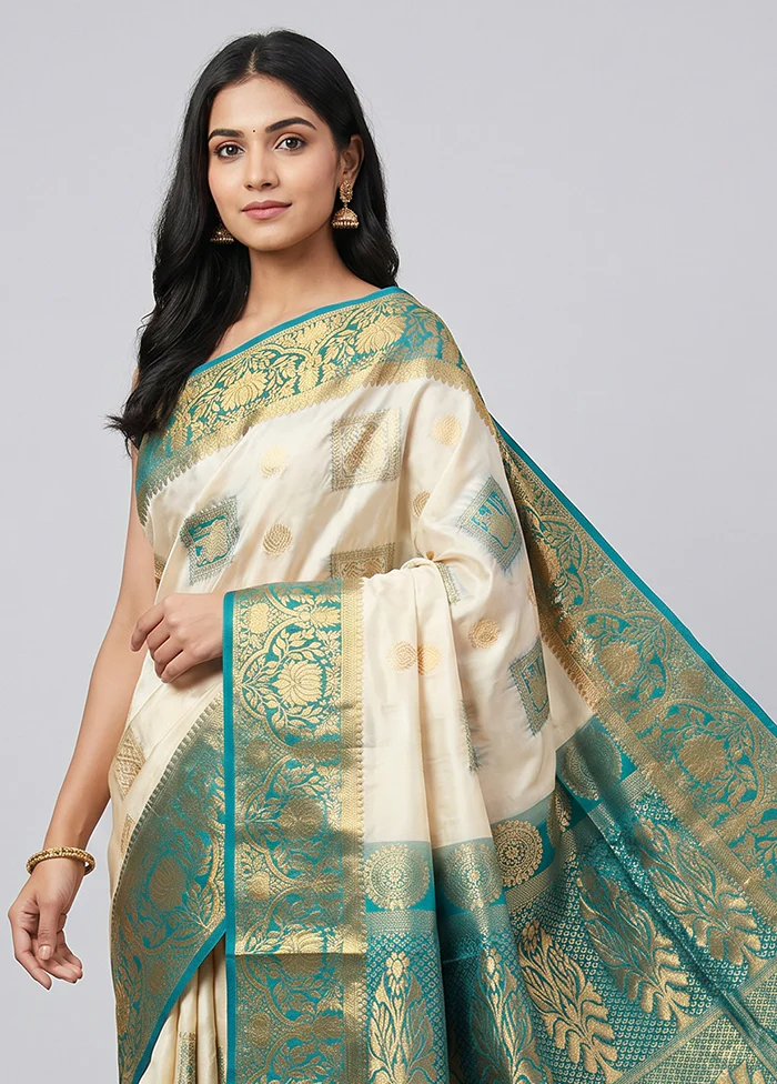 White Handloom Kanchipuram Pure Silk Saree With Blouse Piece - Image 2