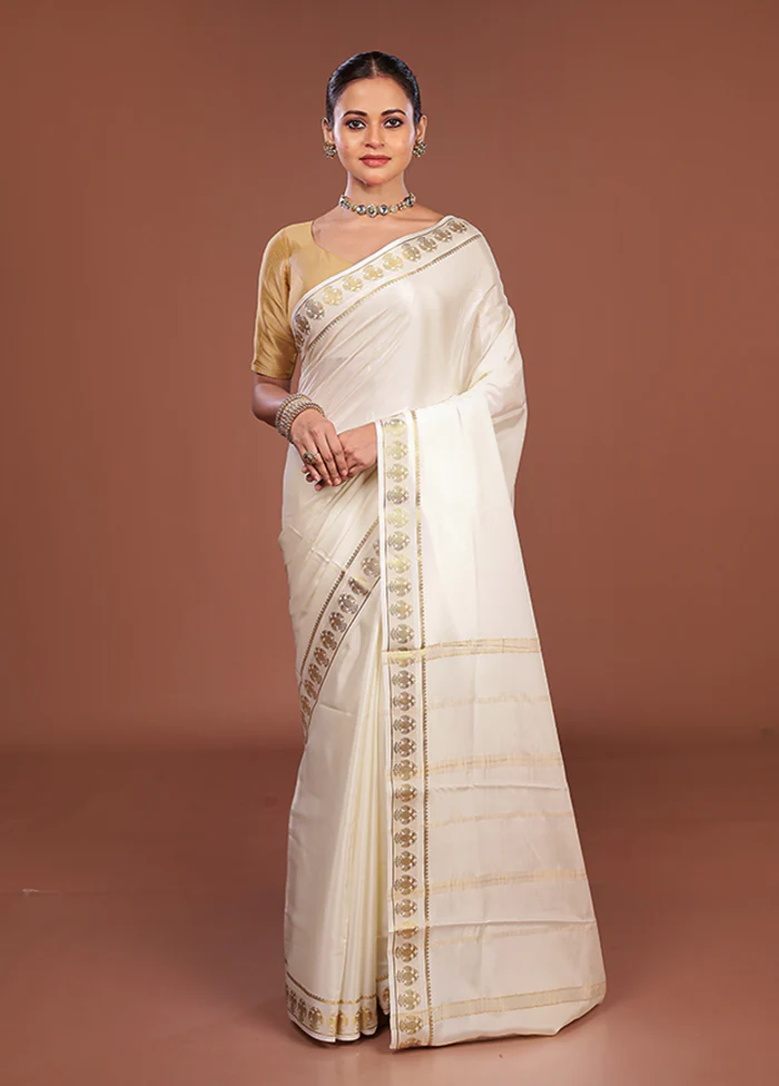 White Handloom Kanchipuram Pure Silk Saree With Blouse Piece - Image 2