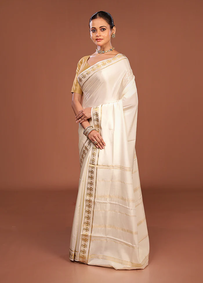 White Handloom Kanchipuram Pure Silk Saree With Blouse Piece - Image 4