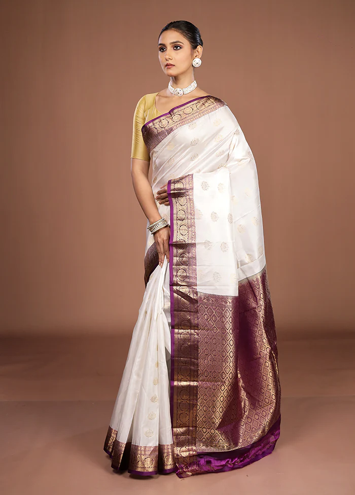 White Handloom Kanchipuram Pure Silk Saree With Blouse Piece - Image 4