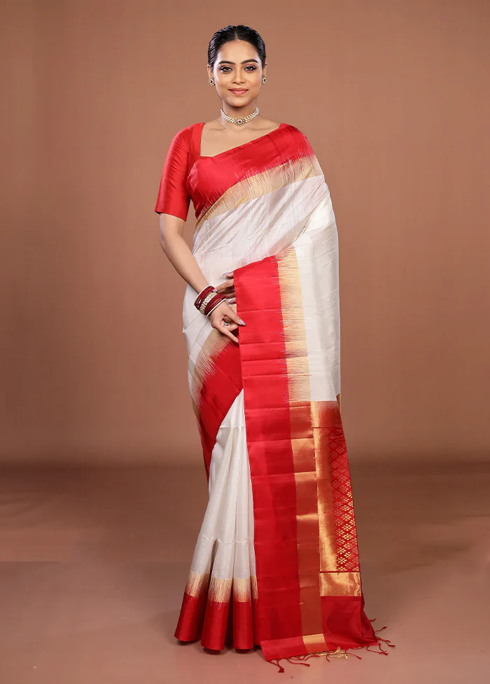 White Handloom Kanjivaram Pure Silk Saree With Blouse Piece - Image 2