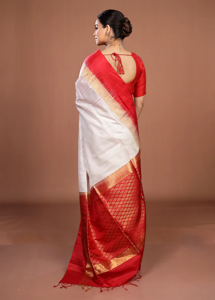 White Handloom Kanjivaram Pure Silk Saree With Blouse Piece - Image 3