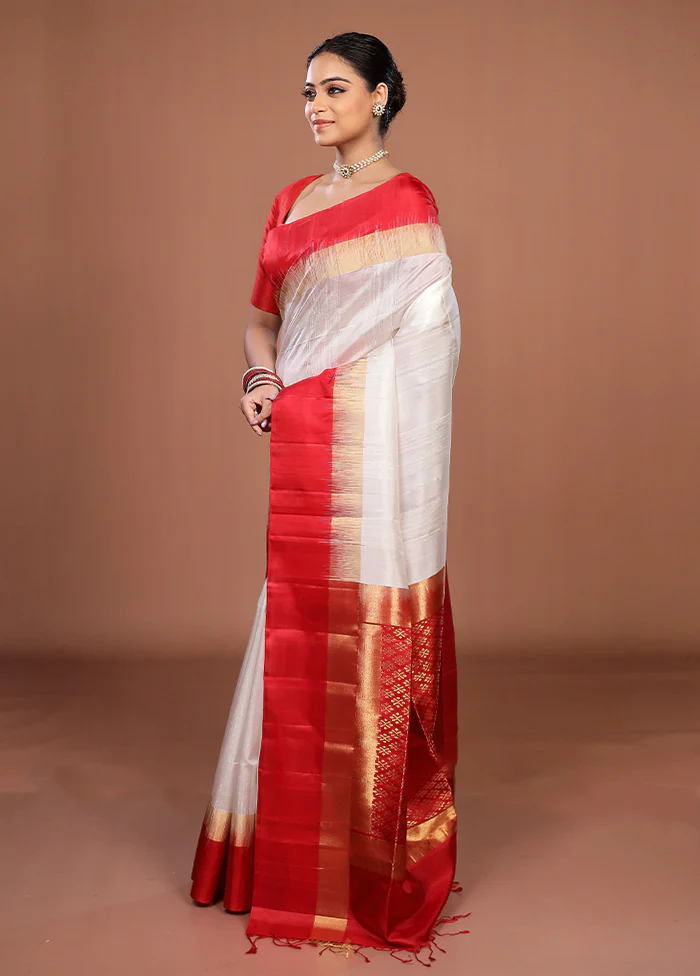White Handloom Kanjivaram Pure Silk Saree With Blouse Piece - Image 4
