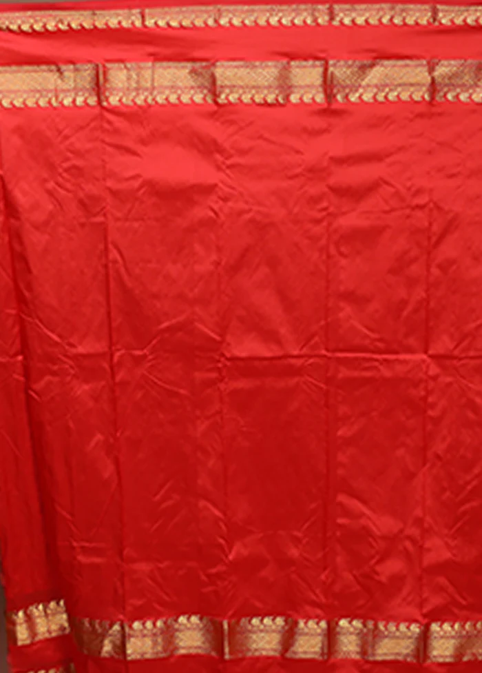 White Handloom Kanjivaram Pure Silk Saree With Blouse Piece - Image 5