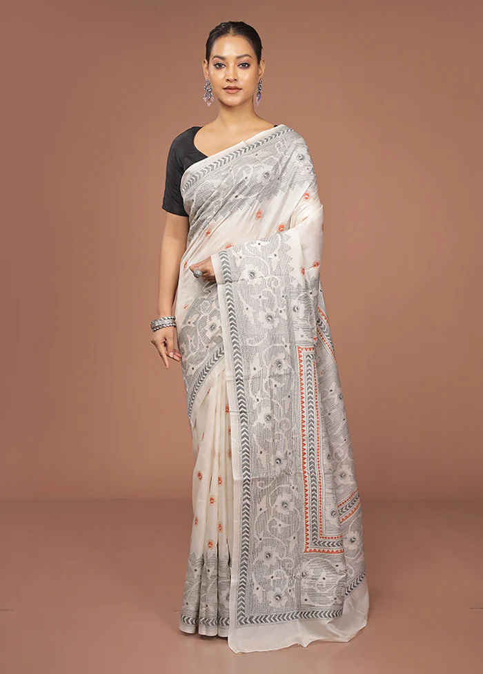 White Handloom Kantha Stitch Pure Silk Saree With Blouse Piece - Image 2