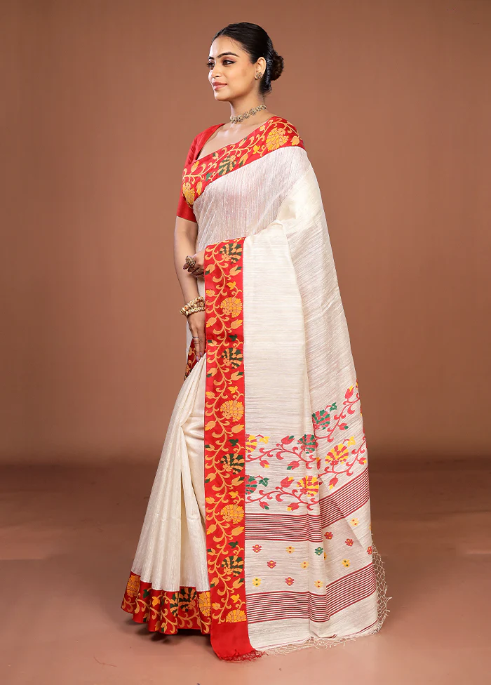 White Handloom Matka Pure Silk Saree With Blouse Piece - Image 4
