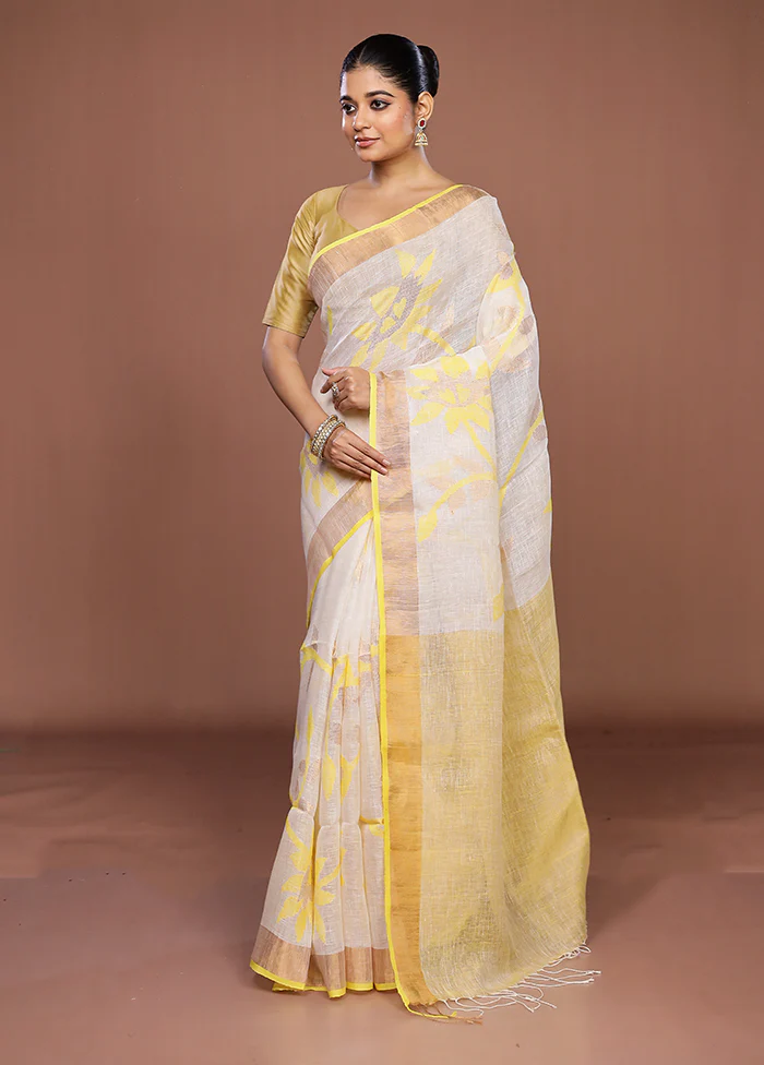 White Handloom Matka Pure Silk Saree With Blouse Piece - Image 4