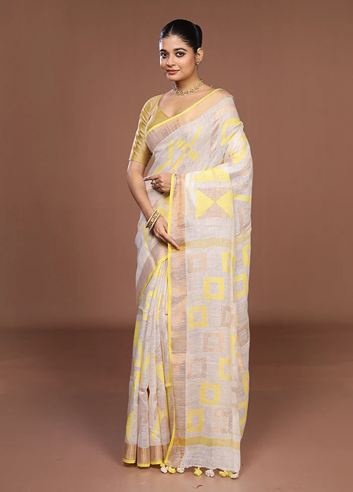 White Handloom Matka Pure Silk Saree With Blouse Piece - Image 4