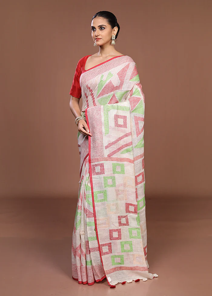 White Handloom Matka Pure Silk Saree With Blouse Piece - Image 4