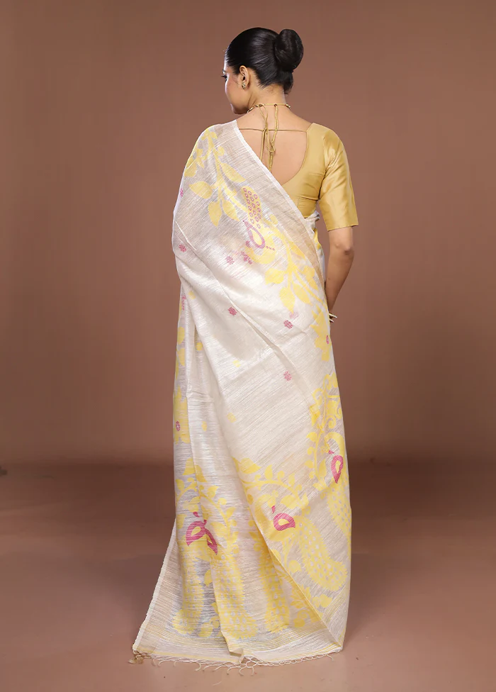 White Handloom Matka Pure Silk Saree With Blouse Piece - Image 3