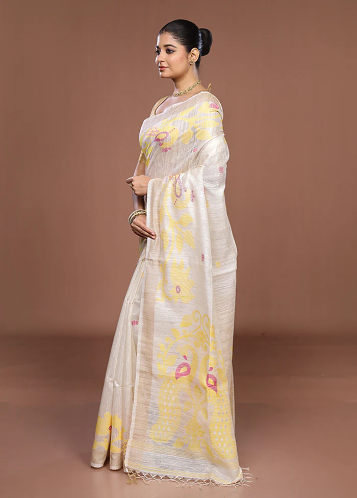White Handloom Matka Pure Silk Saree With Blouse Piece - Image 4