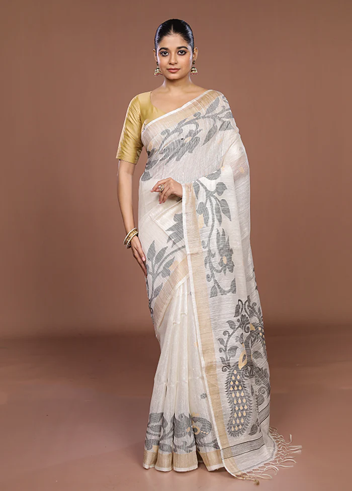 White Handloom Matka Pure Silk Saree With Blouse Piece - Image 2