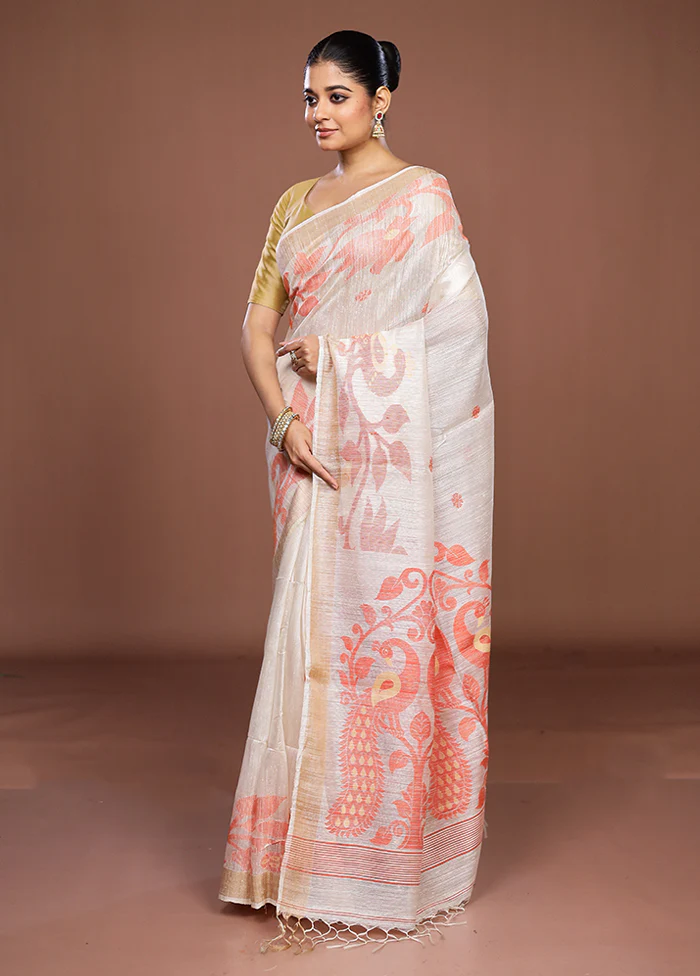White Handloom Matka Pure Silk Saree With Blouse Piece - Image 4