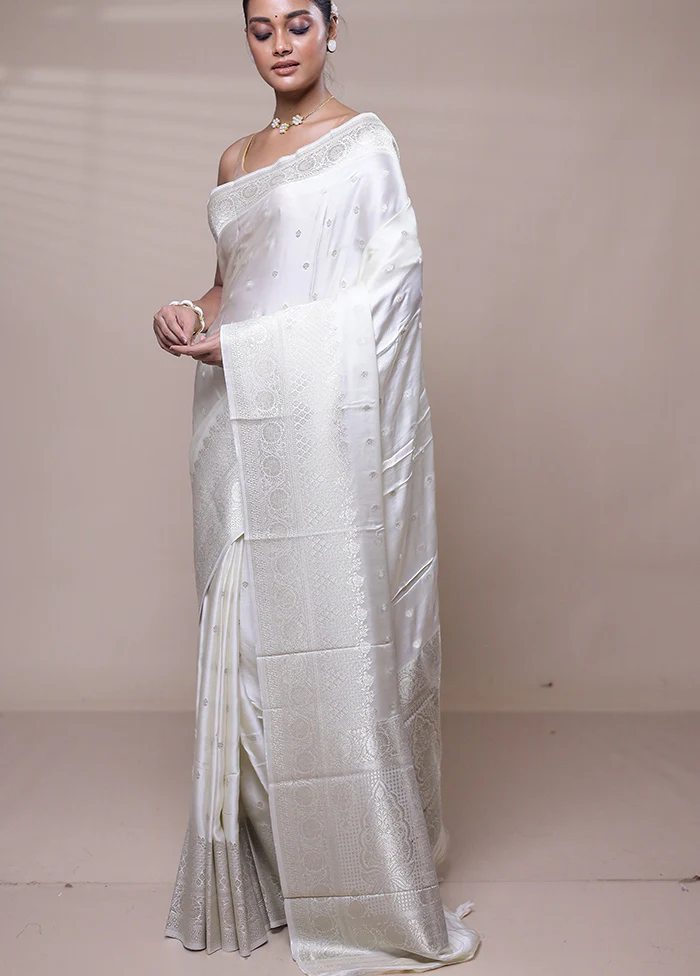 White Handloom Pure Georgette Saree With Blouse Piece - Image 4