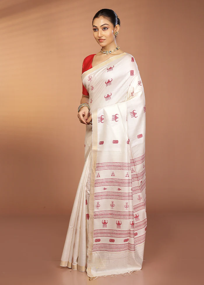 White Handloom Tussar Pure Silk Saree With Blouse Piece - Image 4