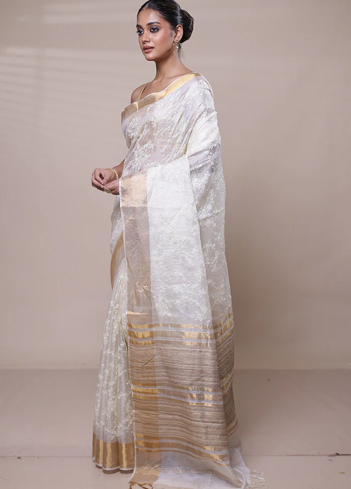 White Handloom Tussar Pure Silk Saree With Blouse Piece - Image 4