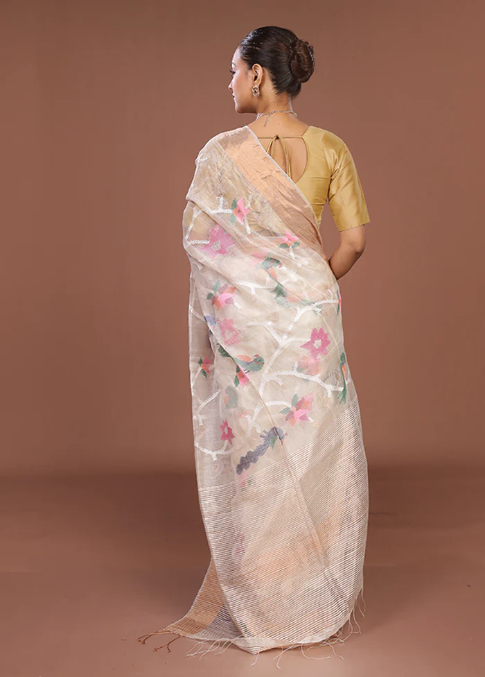 White Handloom Tussar Pure Silk Saree With Blouse Piece - Image 3